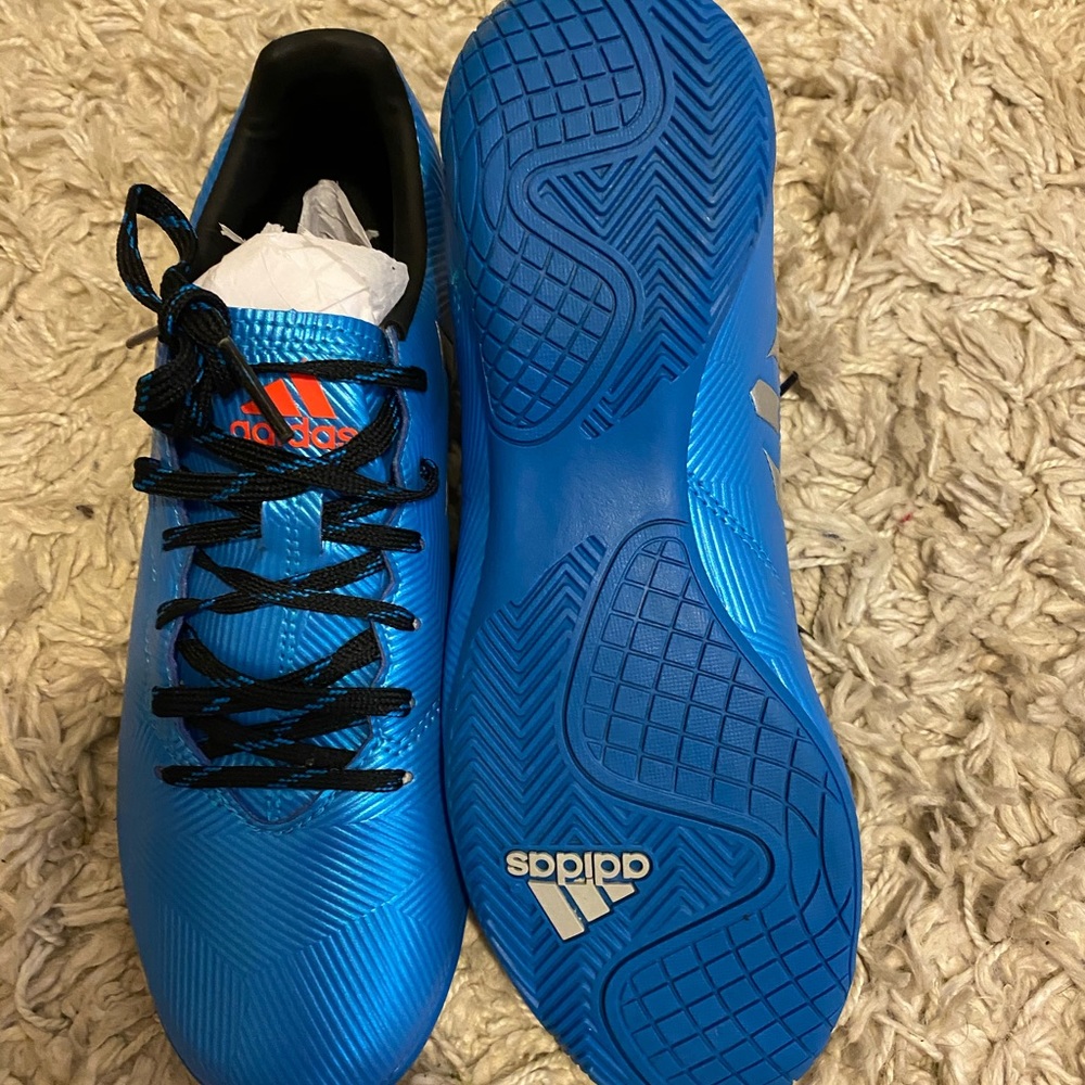 Adidas (Messi) Men’s Indoor Soccer shoes